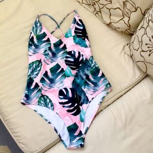 One piece swim suit